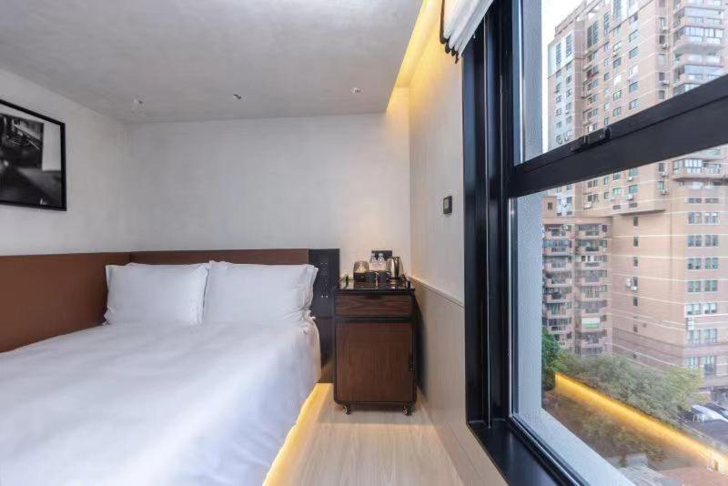 Mia - Shaanxi South Road Hotel Shanghai