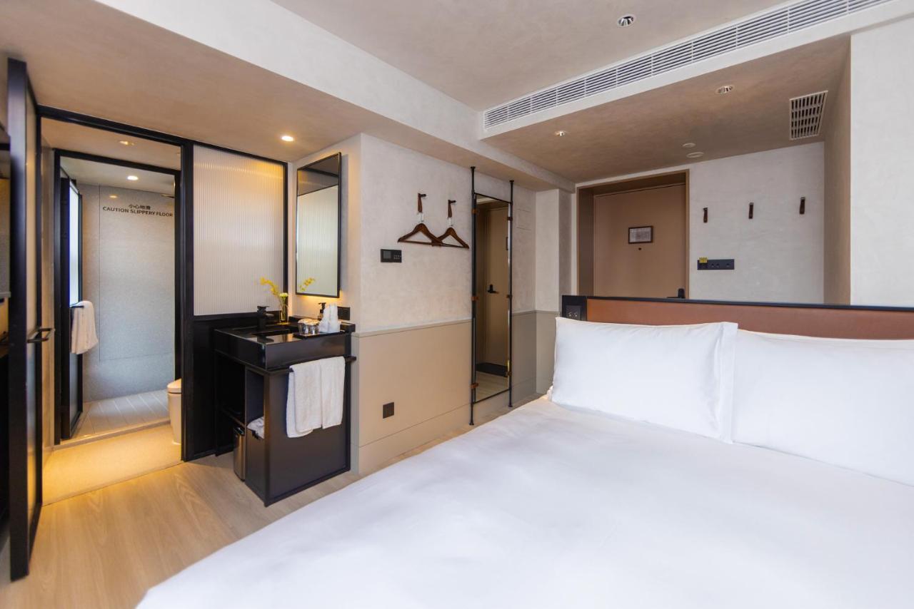 Mia - Shaanxi South Road 4*